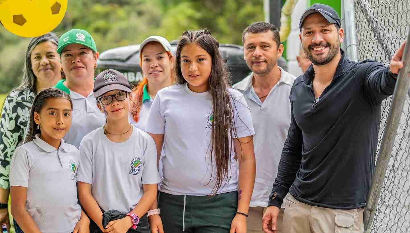 ¡Sonsón le sigue cumpliendo a la educación!