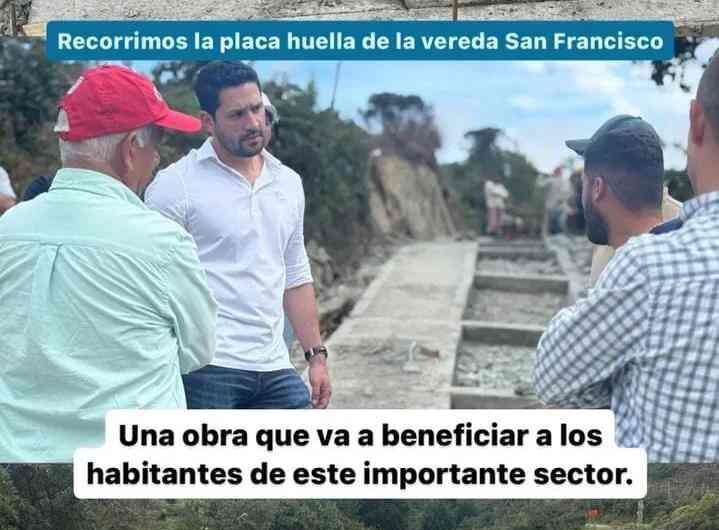 Recorrimos la placa huella de la vereda San Francisco