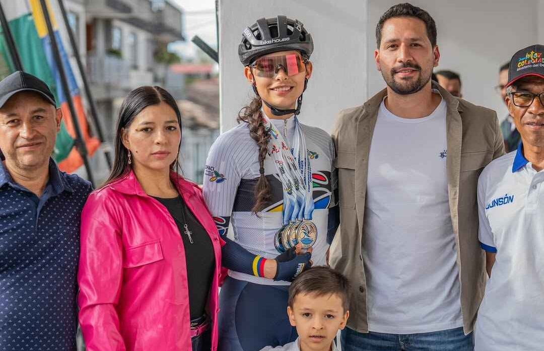 Multitudinario recibimiento a Yalecza Marín en Sonsón