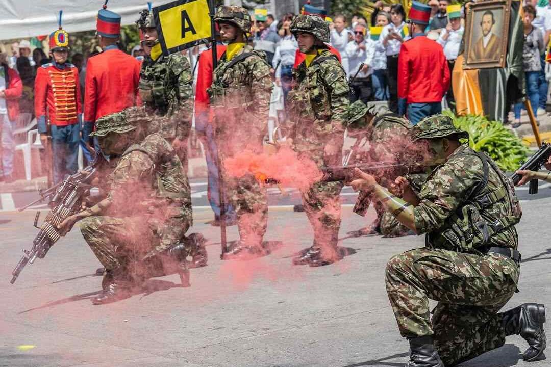 Emotivo desfile militar en el cumpleaños 225 de Sonsón